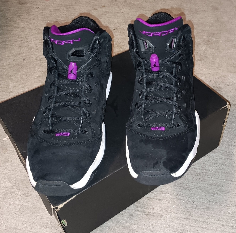 Jordan B'Loyal 'Black Hyper Violet' W11½ / M10